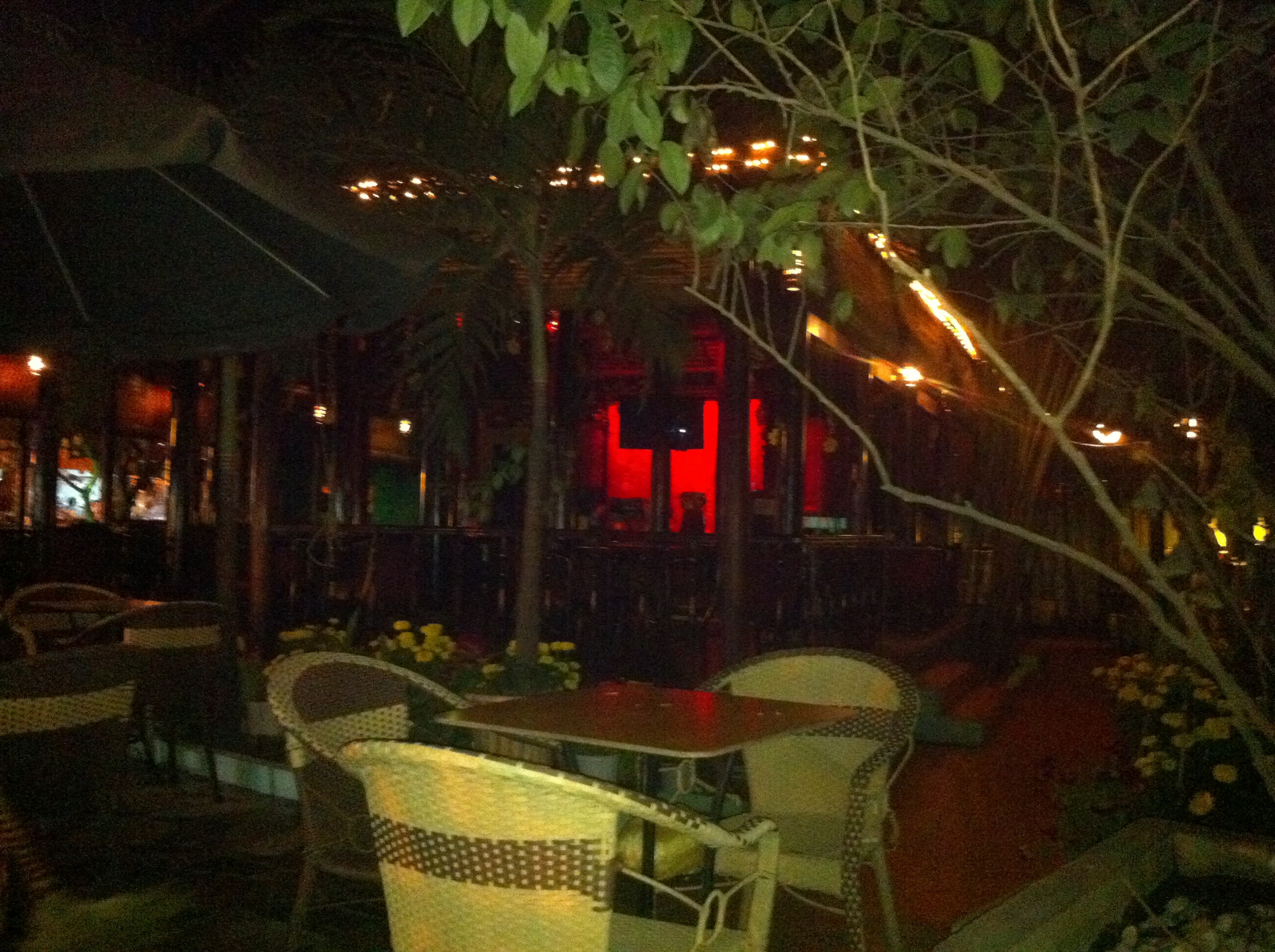 Cafe Vườn Nhà Ai Cafe Vườn Nhà Ai